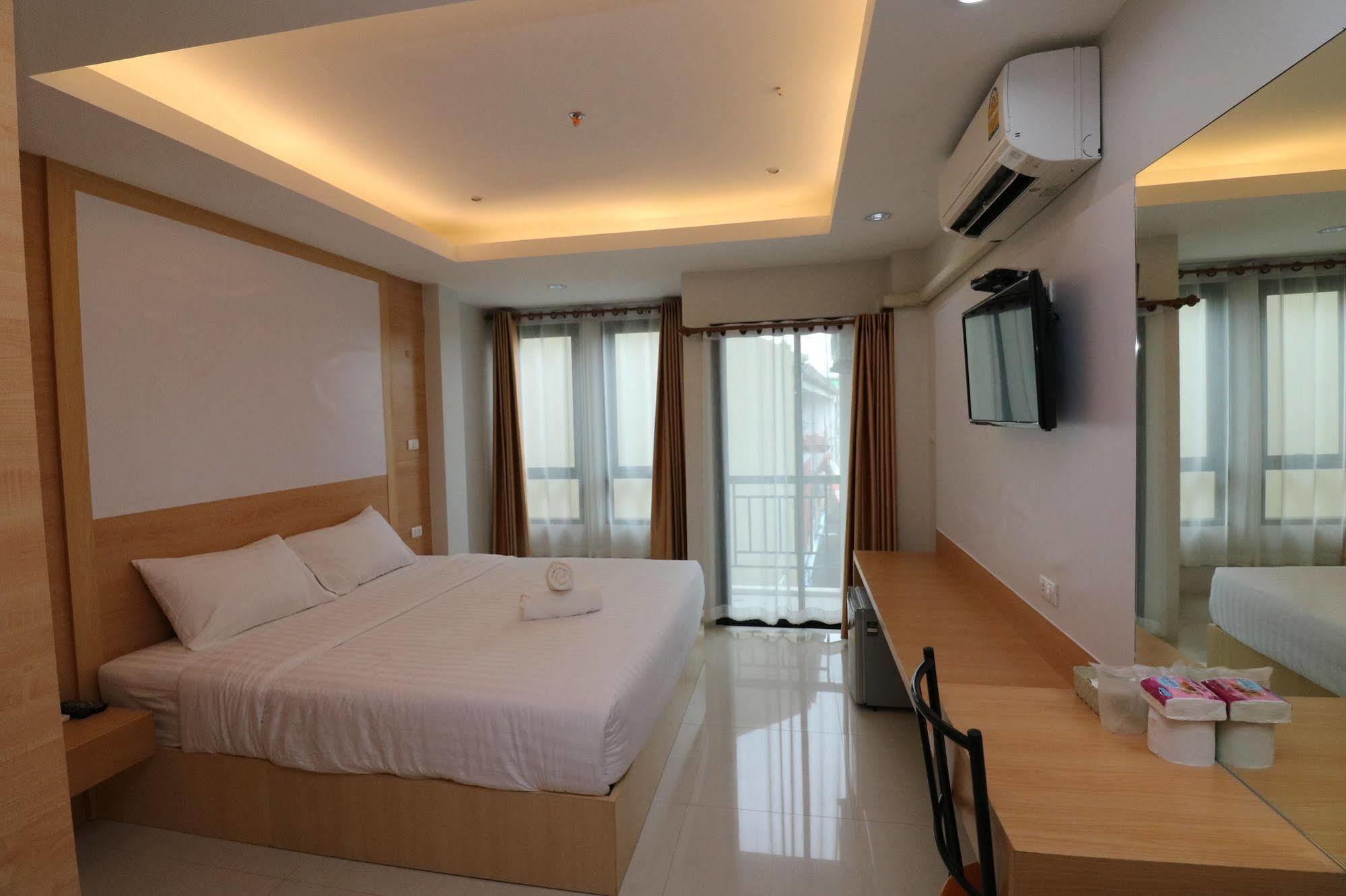 Calivefornia 2016 Hotel เชียงราย ภายนอก รูปภาพ