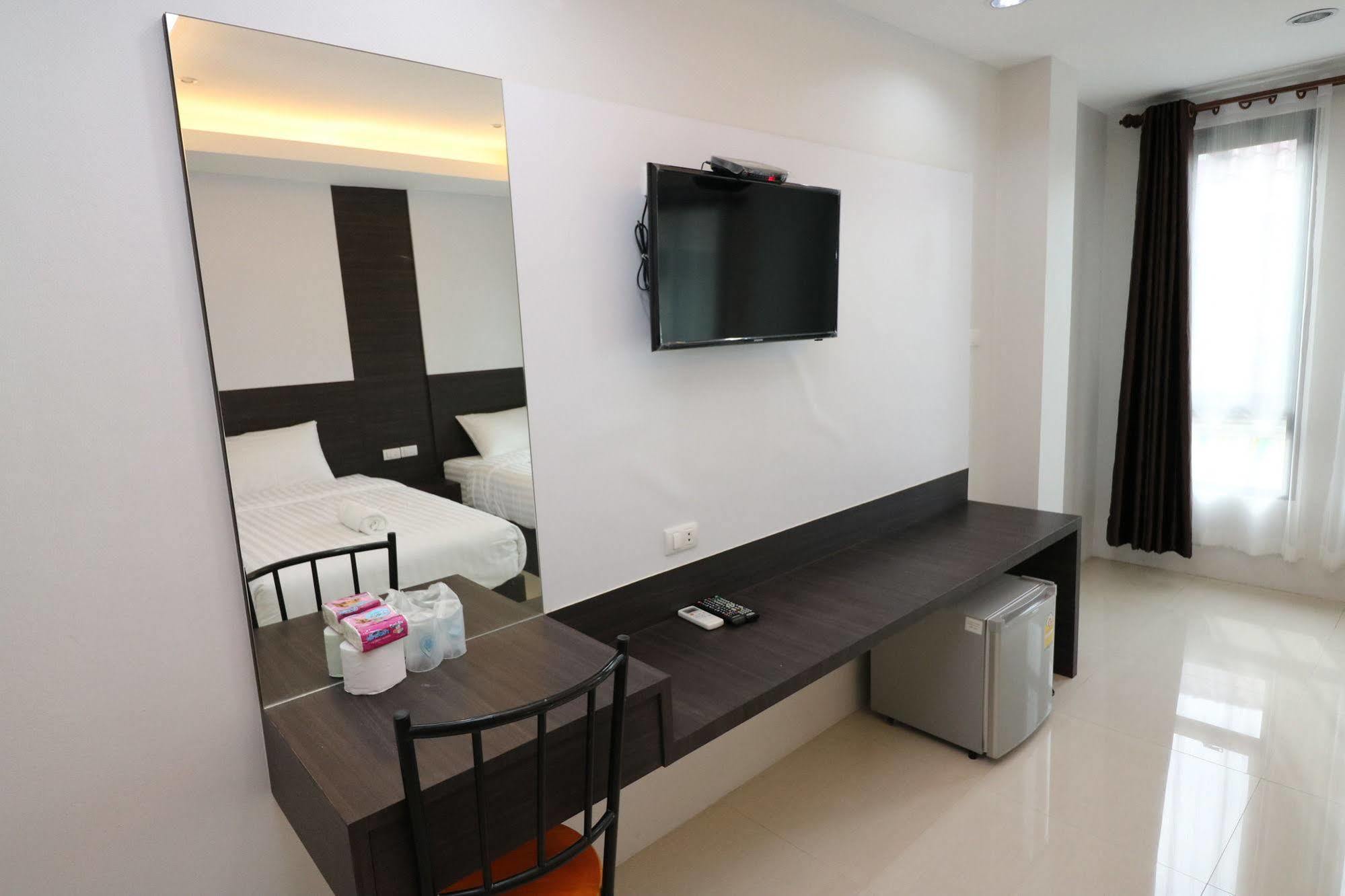 Calivefornia 2016 Hotel เชียงราย ภายนอก รูปภาพ
