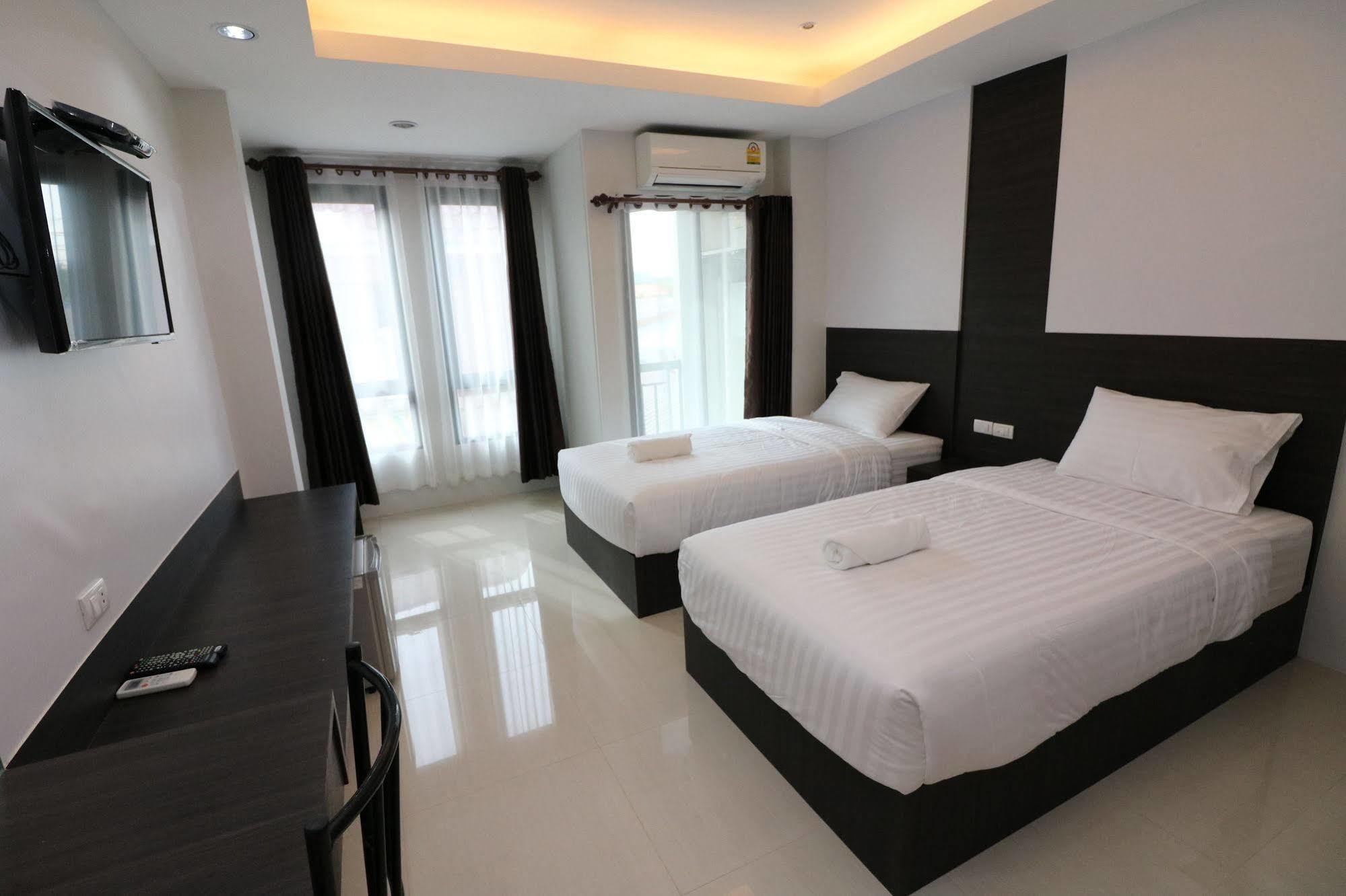 Calivefornia 2016 Hotel เชียงราย ภายนอก รูปภาพ